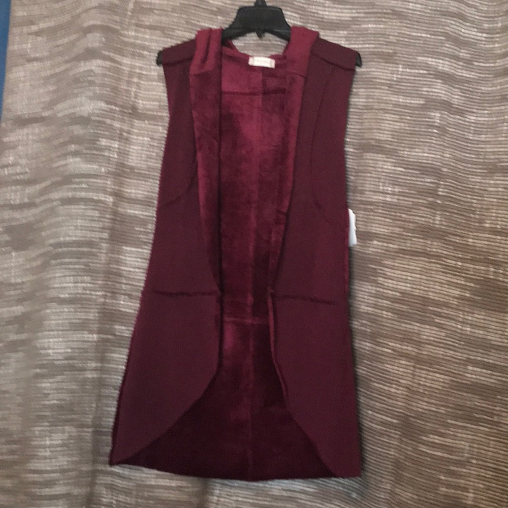 Long velour vest with hood